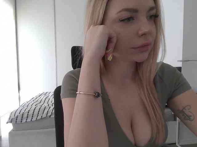 Blondie8853 webcam