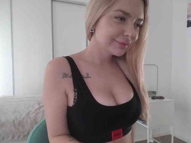 pinkpanther8899 webcam