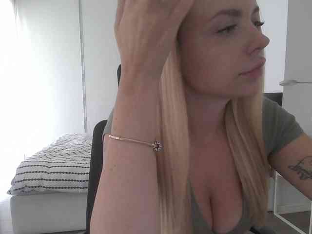Blondie8853 webcam