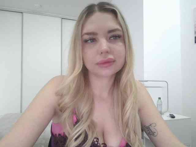 pinkpanther8899 webcam