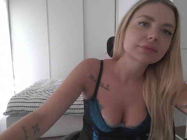 Blondie8853