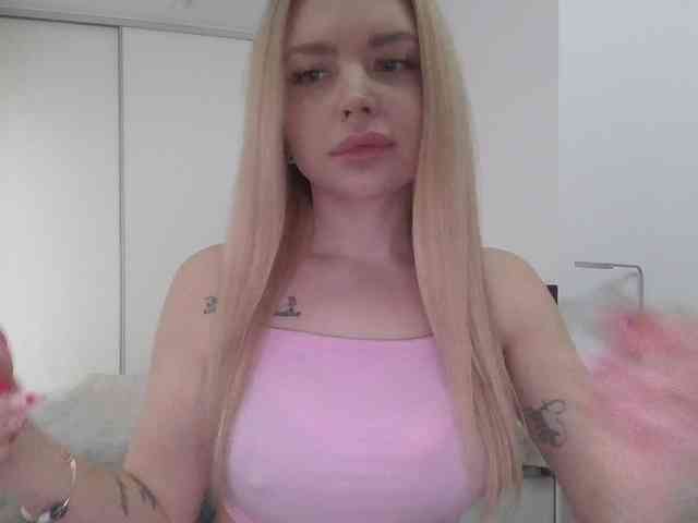 Blondie8853 Live Webcam on BongaCams