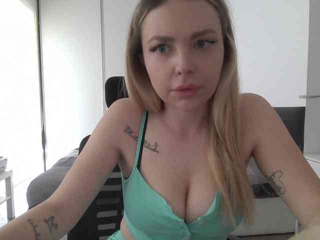 Blondie8853 webcam