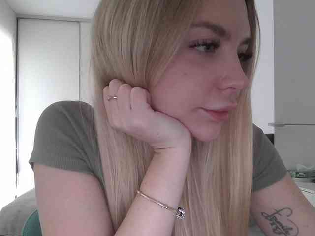 pinkpanther8899 webcam