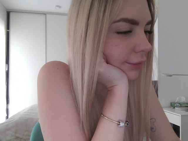 pinkpanther8899 webcam