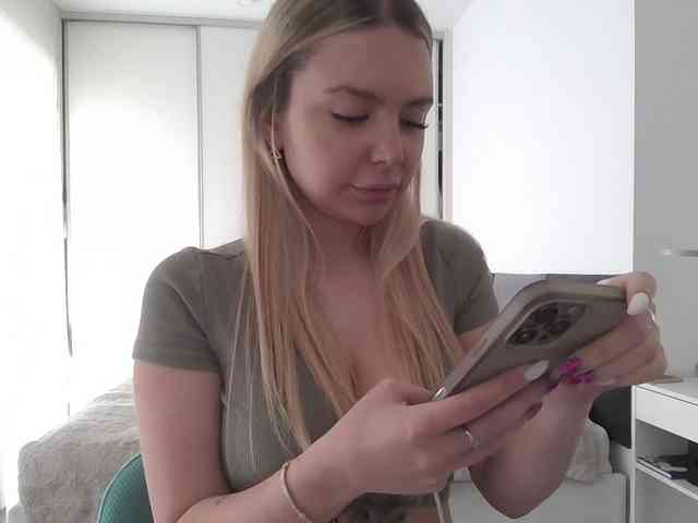 pinkpanther8899 webcam