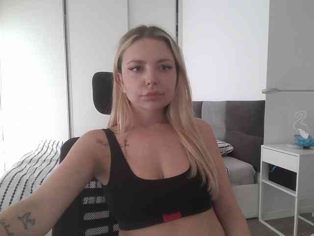 Blondie8853 webcam