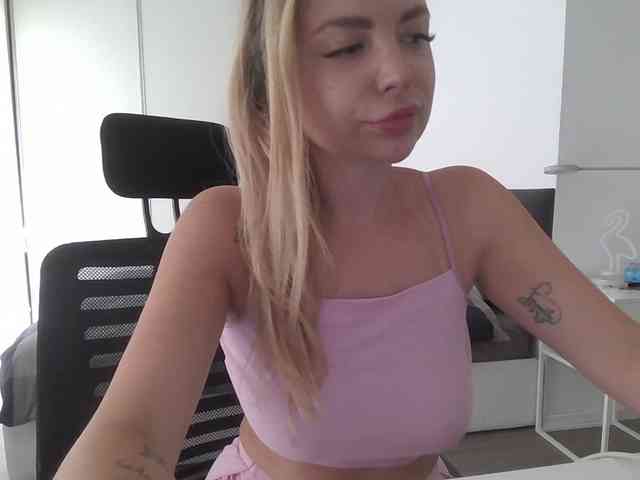 Blondie8853 webcam