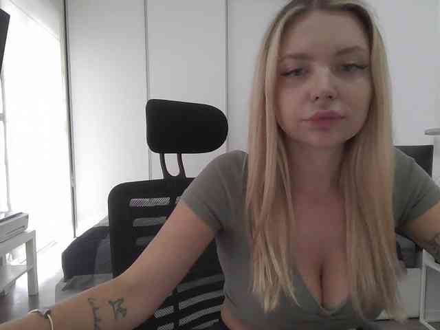 Blondie8853 webcam