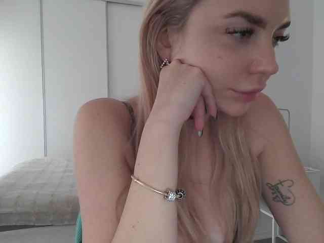 pinkpanther8899 webcam