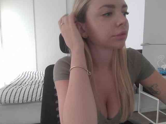 Blondie8853 webcam