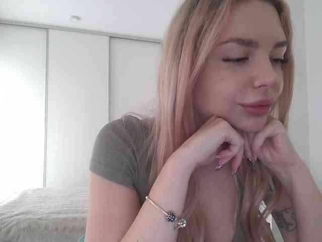 pinkpanther8899 webcam