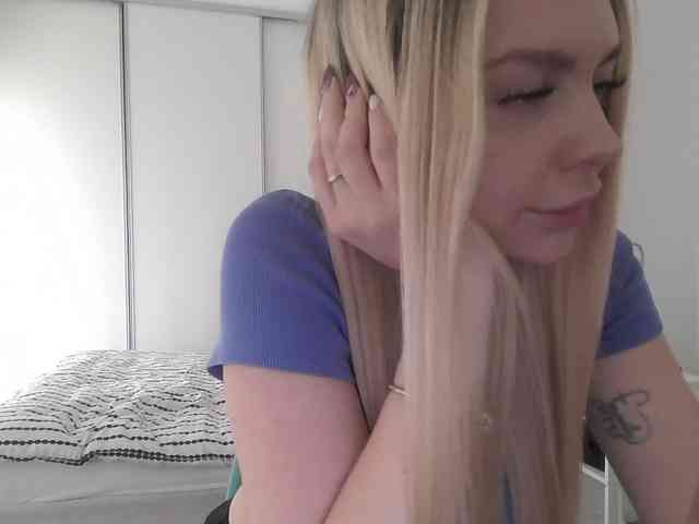 pinkpanther8899 webcam