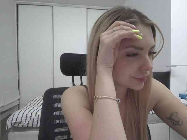 Blondie8853 webcam
