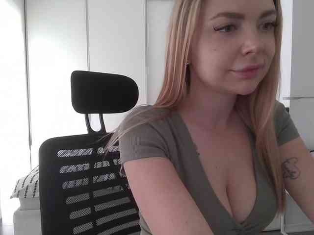 Blondie8853 webcam