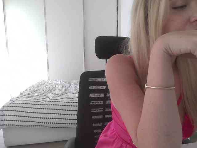 Blondie8853 webcam