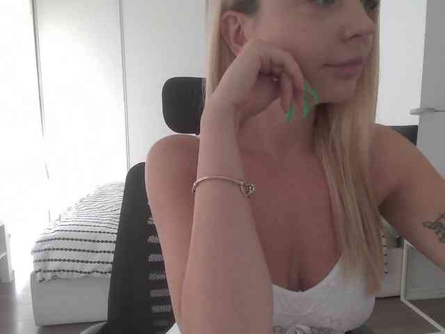 Blondie8853 webcam