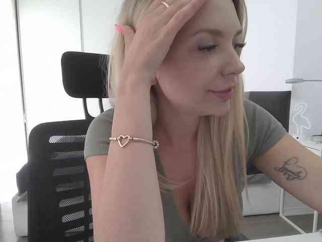 Blondie8853 webcam