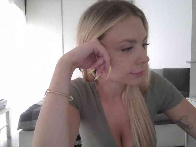 Blondie8853 webcam