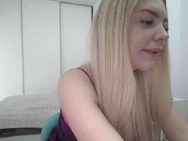 pinkpanther8899 webcam