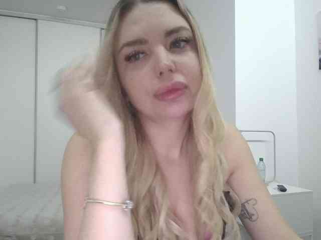 pinkpanther8899 webcam