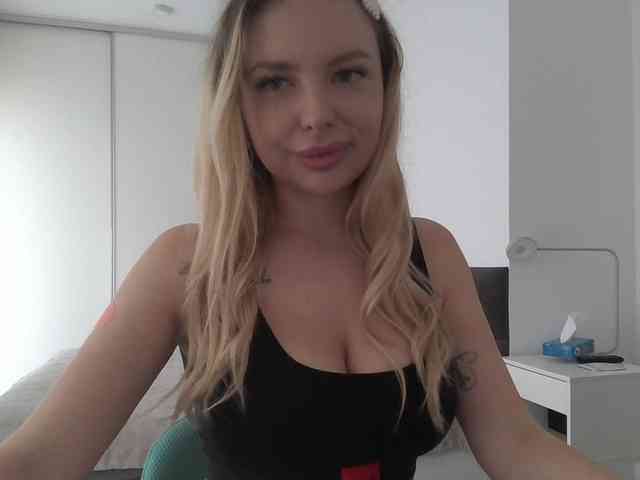 online cam to cam Blondie8853