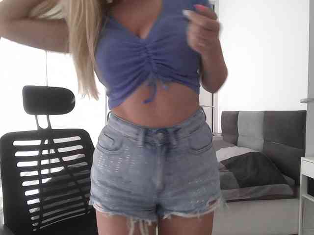 Blondie8853 webcam