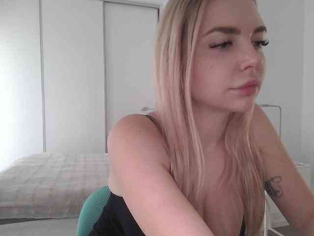 pinkpanther8899 webcam