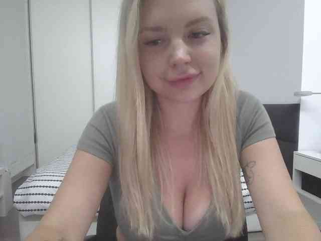 Blondie8853 webcam
