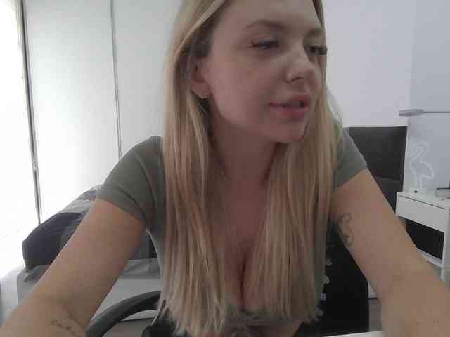 Blondie8853 webcam