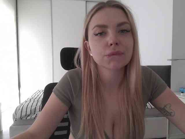 Blondie8853 webcam