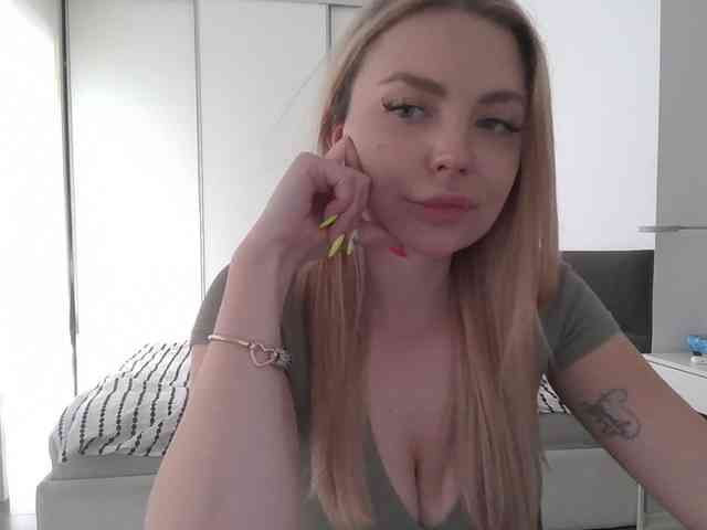 Blondie8853 webcam