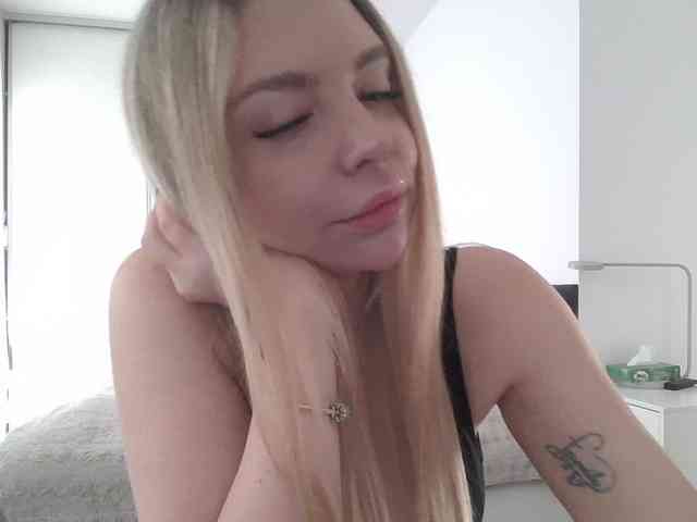 pinkpanther8899 webcam