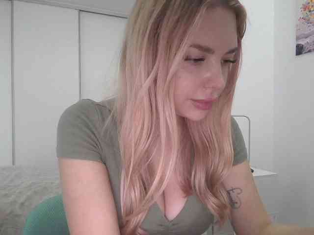 pinkpanther8899 webcam