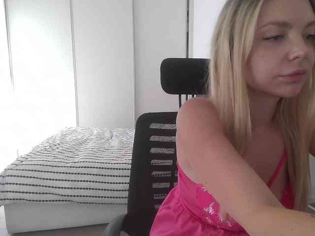 Blondie8853 webcam