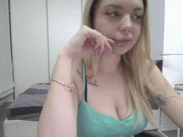 Blondie8853