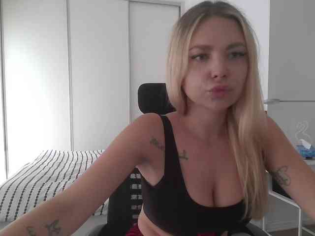 Blondie8853 webcam