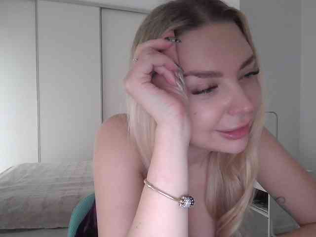 pinkpanther8899 webcam