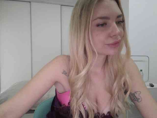 pinkpanther8899 webcam
