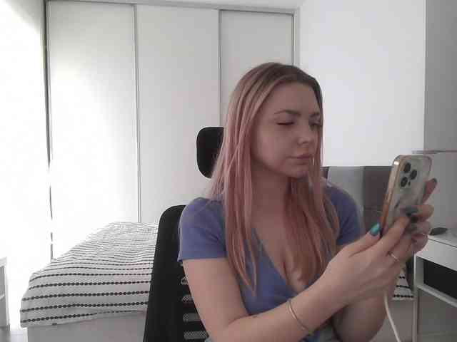 Blondie8853 webcam