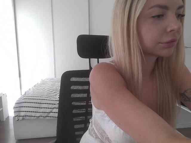 Blondie8853 webcam