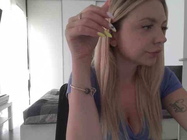 Blondie8853