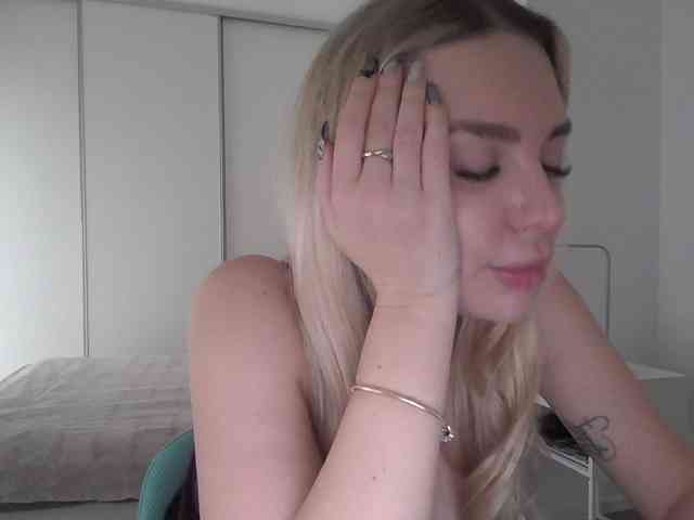 pinkpanther8899 webcam