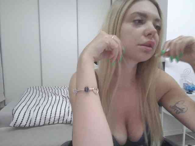 Blondie8853 webcam