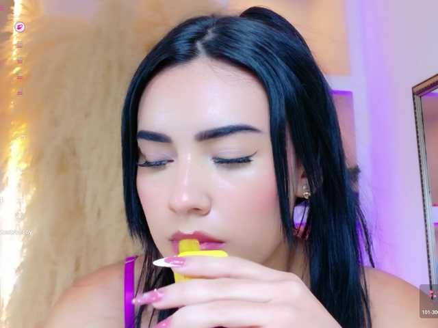 IsaValencia's BongaCams show and profile