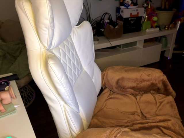 Breakingamber's BongaCams show and profile