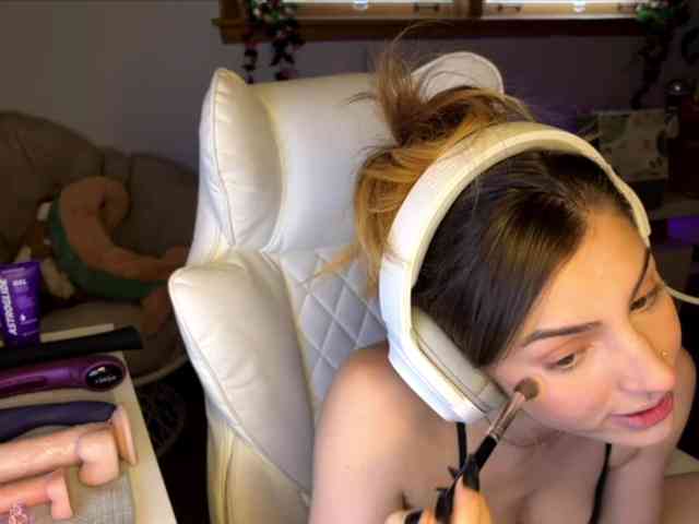 Breakingamber webcam