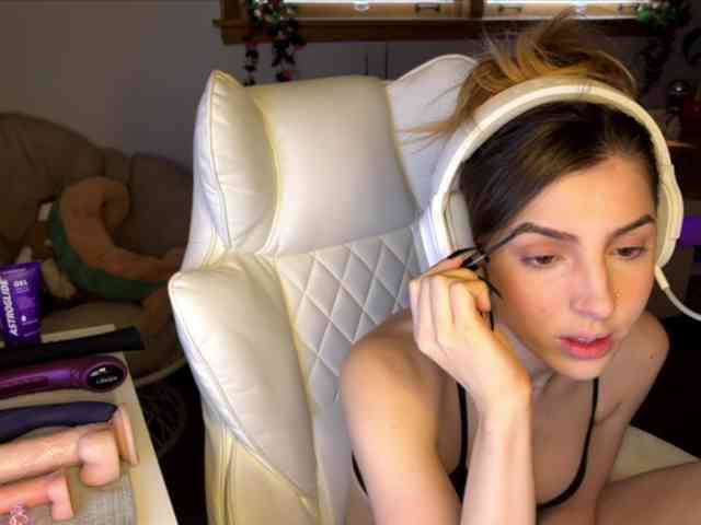 Breakingamber webcam