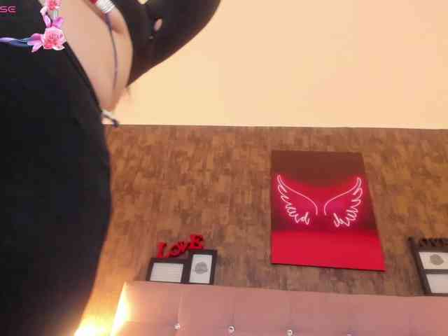 AliceTylor Live Webcam on BongaCams