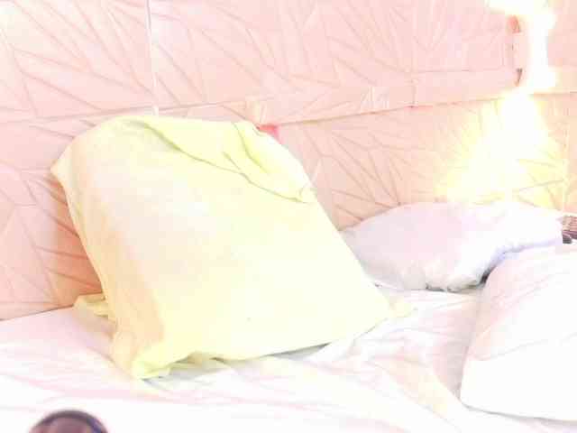 mommy-loves-cock webcam